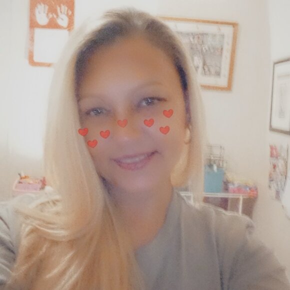 Meet your Posher, Sarah - Picture 1 of 1